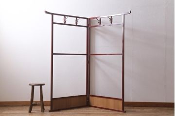 アンティーク家具　春慶塗　和風インテリアにおすすめなフック付きの便利な衣桁(着物掛け、ハンガーラック)(R-040909)