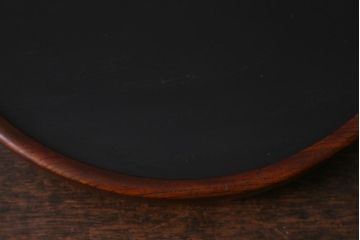 レトロ雑貨　漆塗り　杢目が美しい木製の丸盆(漆器)(R-040910)