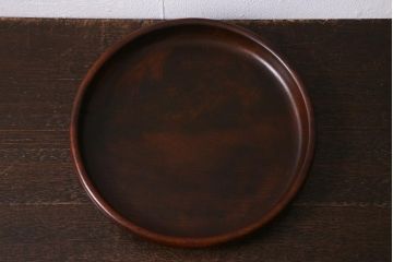 アンティーク雑貨　和空間やレトロスタイルにおすすめな木製の丸盆(漆器)(R-040911)