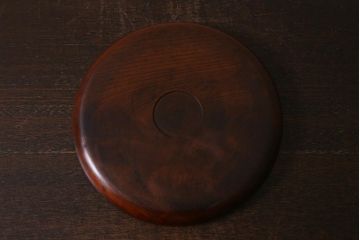 アンティーク雑貨　和空間やレトロスタイルにおすすめな木製の丸盆(漆器)(R-040911)