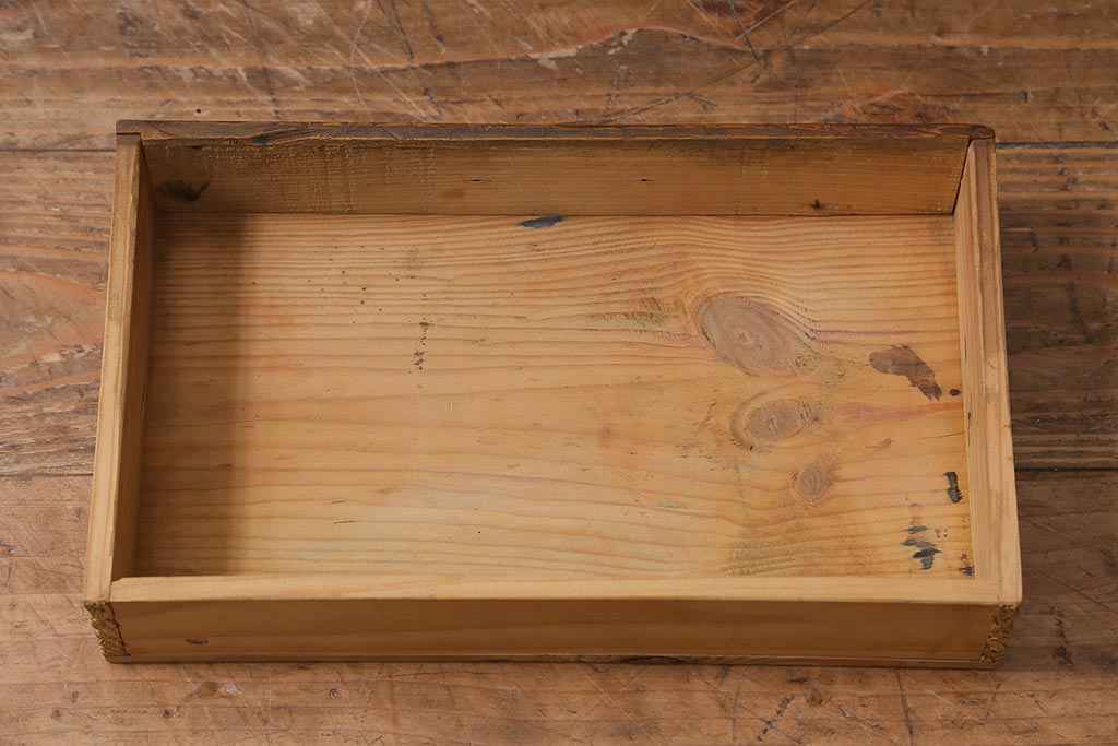 アンティーク雑貨　栓材　レトロな雰囲気が魅力の引き出し付きブックスタンド(本立て)(R-040912)