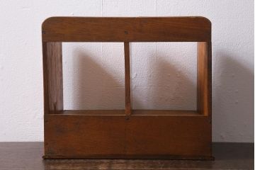 アンティーク雑貨　栓材　レトロな雰囲気が魅力の引き出し付きブックスタンド(本立て)(R-040912)