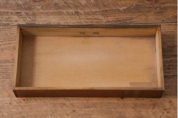 アンティーク雑貨　和製アンティーク　栓材　楔(くさび)式　透かし彫りが目をひくブックスタンド(本立て、引き出し付き)(R-040917)