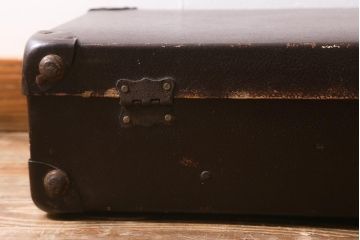 アンティーク雑貨　昭和初期〜中期　昭和レトロ　趣きあふれる風合いのトランク(鞄、カバン、ディスプレイ)(R-040918)