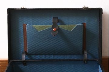 ヴィンテージ雑貨　本革　黒いレザーが格好いいトランク(鞄、カバン、収納、ディスプレイ、ビンテージ)(R-040919)
