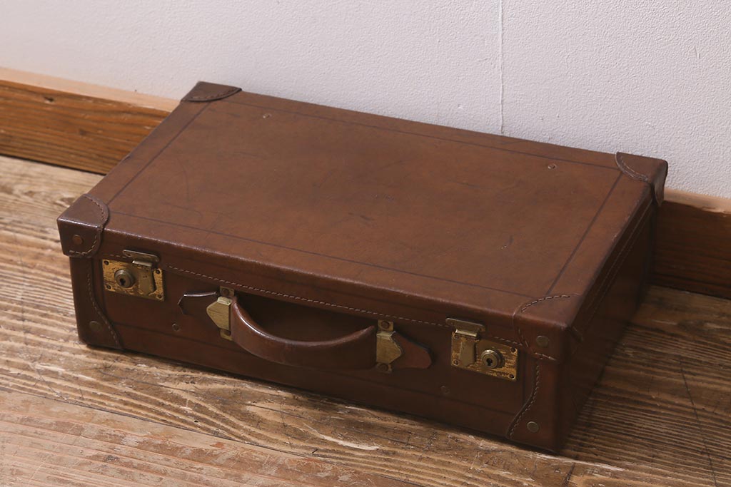 ヴィンテージ　レトロな魅力が漂うトランク(鞄、カバン、収納、ディスプレイ、ビンテージ)(R-040920)