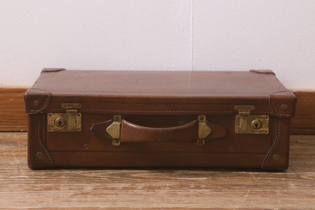 ヴィンテージ　レトロな魅力が漂うトランク(鞄、カバン、収納、ディスプレイ、ビンテージ)(R-040920)