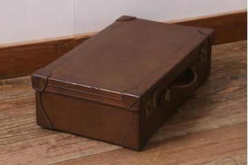 ヴィンテージ　レトロな魅力が漂うトランク(鞄、カバン、収納、ディスプレイ、ビンテージ)(R-040920)