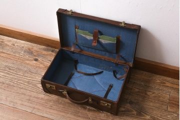 ヴィンテージ　レトロな魅力が漂うトランク(鞄、カバン、収納、ディスプレイ、ビンテージ)(R-040920)