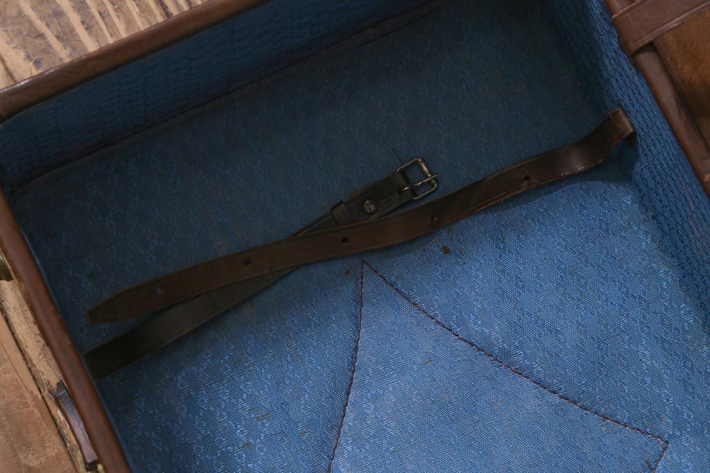 ヴィンテージ　レトロな魅力が漂うトランク(鞄、カバン、収納、ディスプレイ、ビンテージ)(R-040920)