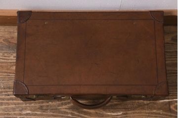 ヴィンテージ　レトロな魅力が漂うトランク(鞄、カバン、収納、ディスプレイ、ビンテージ)(R-040920)