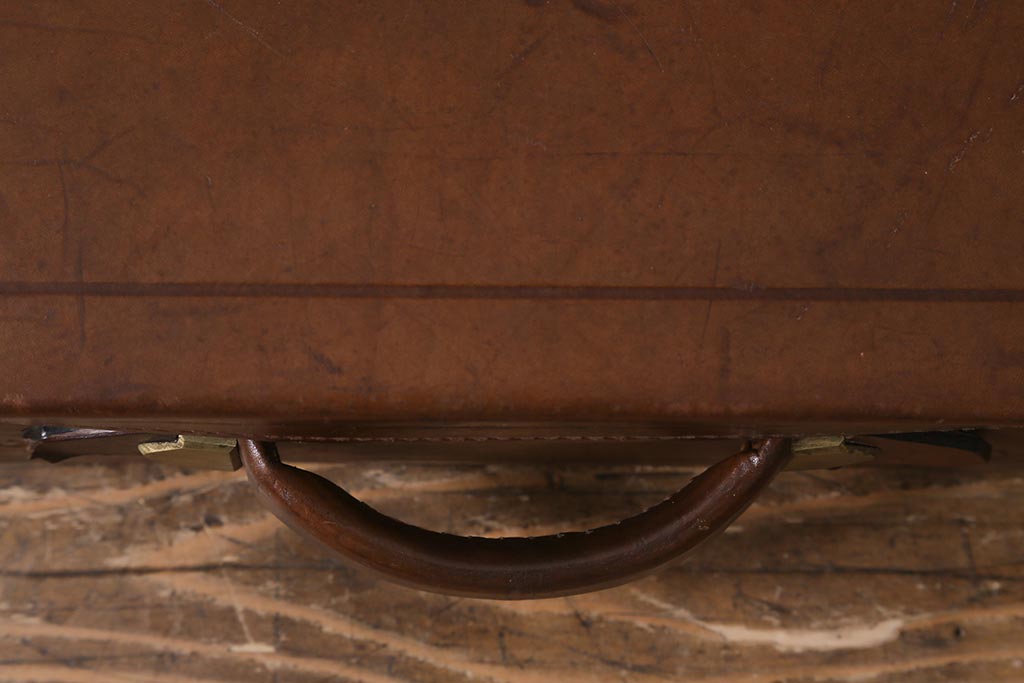 ヴィンテージ　レトロな魅力が漂うトランク(鞄、カバン、収納、ディスプレイ、ビンテージ)(R-040920)