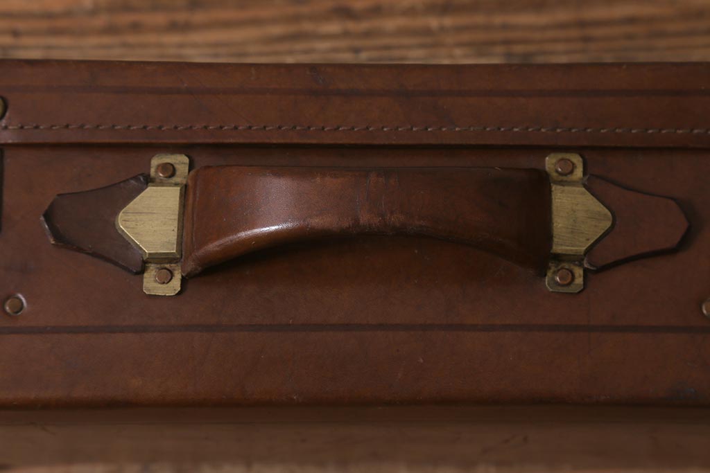 ヴィンテージ　レトロな魅力が漂うトランク(鞄、カバン、収納、ディスプレイ、ビンテージ)(R-040920)