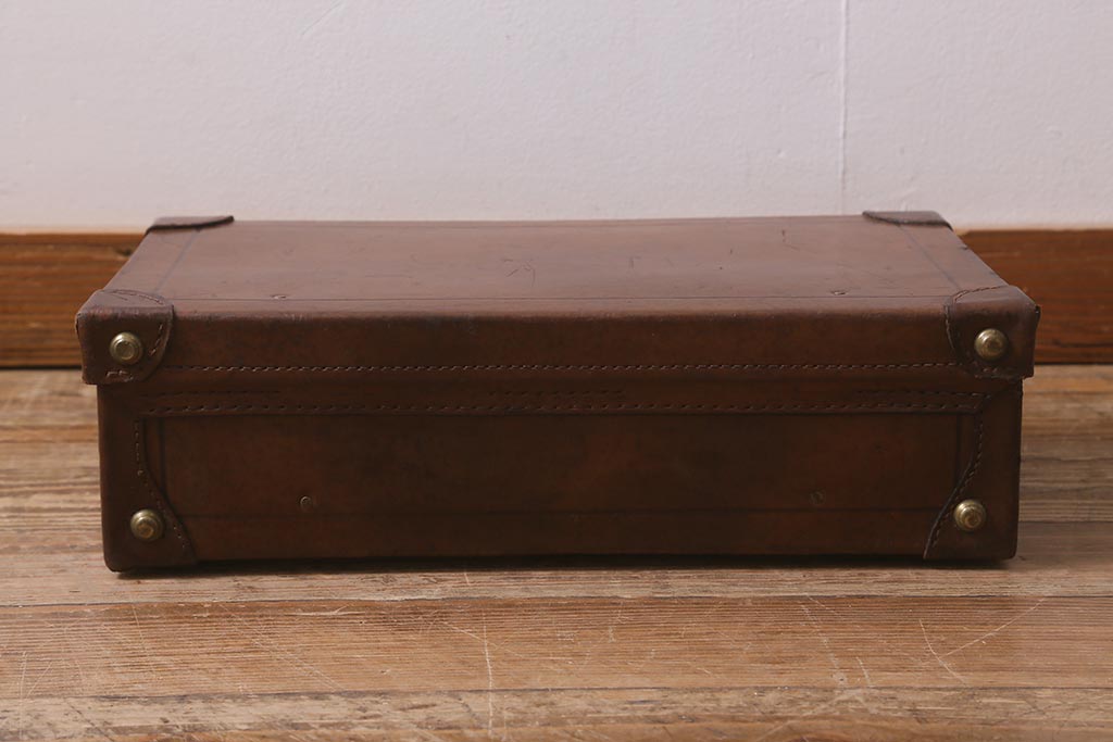 ヴィンテージ　レトロな魅力が漂うトランク(鞄、カバン、収納、ディスプレイ、ビンテージ)(R-040920)
