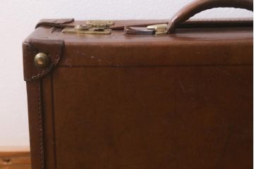 ヴィンテージ　レトロな魅力が漂うトランク(鞄、カバン、収納、ディスプレイ、ビンテージ)(R-040920)