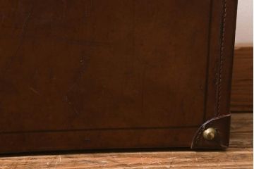 ヴィンテージ　レトロな魅力が漂うトランク(鞄、カバン、収納、ディスプレイ、ビンテージ)(R-040920)