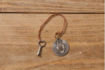 ヴィンテージ　レトロな魅力が漂うトランク(鞄、カバン、収納、ディスプレイ、ビンテージ)(R-040920)