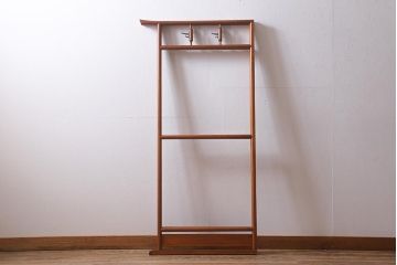 アンティーク家具　桑材　和風インテリアにおすすめなフック付きの便利な衣桁(着物掛け、ハンガーラック)(R-040921)