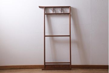 アンティーク家具　桑材　透かしがおしゃれなフック付きの便利な衣桁(着物掛け、ハンガーラック)(R-040922)