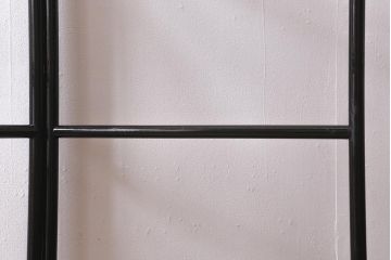 アンティーク家具　漆塗り　黒塗りがモダンなフック付きの便利な衣桁(着物掛け、ハンガーラック)(R-040923)