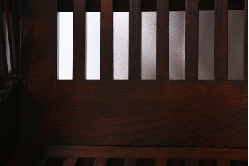 中古　九州民芸家具　本革　総ケヤキ材　漆塗り　上質な雰囲気漂う1人掛けソファ(定価30万円)(1Pソファ、椅子、アームチェア)(R-040925)