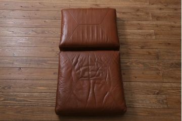 中古　九州民芸家具　本革　総ケヤキ材　漆塗り　上質な雰囲気漂う1人掛けソファ(定価30万円)(1Pソファ、椅子、アームチェア)(R-040925)