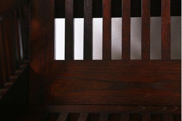 中古　九州民芸家具　本革　総ケヤキ材　漆塗り　上質な雰囲気漂う1人掛けソファ(定価30万円)(1Pソファ、椅子、アームチェア)(R-040926)