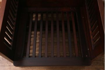 中古　九州民芸家具　本革　総ケヤキ材　漆塗り　上質な雰囲気漂う1人掛けソファ(定価30万円)(1Pソファ、椅子、アームチェア)(R-040926)