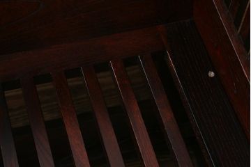 中古　九州民芸家具　本革　総ケヤキ材　漆塗り　上質な雰囲気漂う1人掛けソファ(定価30万円)(1Pソファ、椅子、アームチェア)(R-040927)