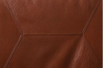 中古　九州民芸家具　本革　総ケヤキ材　漆塗り　上質な雰囲気漂う1人掛けソファ(定価30万円)(1Pソファ、椅子、アームチェア)(R-040928)