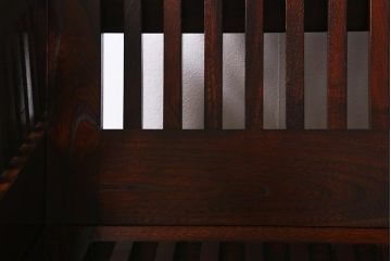 中古　九州民芸家具　本革　総ケヤキ材　漆塗り　上質な雰囲気漂う1人掛けソファ(定価30万円)(1Pソファ、椅子、アームチェア)(R-040928)