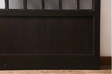 アンティーク建具　明治大正期　亀甲金網　和の風情溢れる格子蔵戸(引き戸、建具、玄関戸)(R-040930)