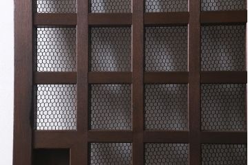 アンティーク建具　明治大正期　総ケヤキ材　亀甲金網　和の風情溢れる格子蔵戸(引き戸、建具、玄関戸)(R-040931)