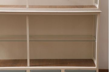 ペイント家具　大正昭和初期　三方ガラス　天板リメイク　フレンチスタイルにおすすめなガラスケース(ショーケース、陳列棚、飾り棚)(R-040936)