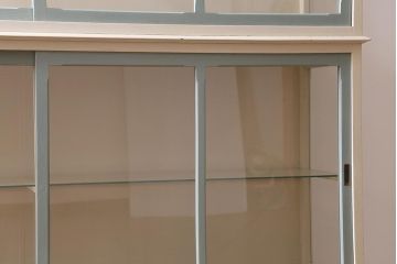 ペイント家具　大正昭和初期　三方ガラス　天板リメイク　フレンチスタイルにおすすめなガラスケース(ショーケース、陳列棚、飾り棚)(R-040936)