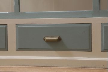 ペイント家具　大正昭和初期　三方ガラス　天板リメイク　フレンチスタイルにおすすめなガラスケース(ショーケース、陳列棚、飾り棚)(R-040936)