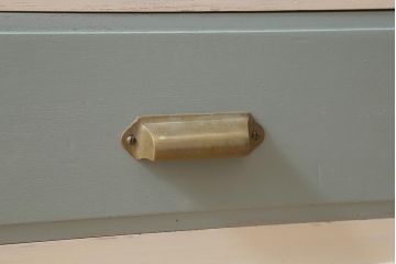 ペイント家具　大正昭和初期　三方ガラス　天板リメイク　フレンチスタイルにおすすめなガラスケース(ショーケース、陳列棚、飾り棚)(R-040936)