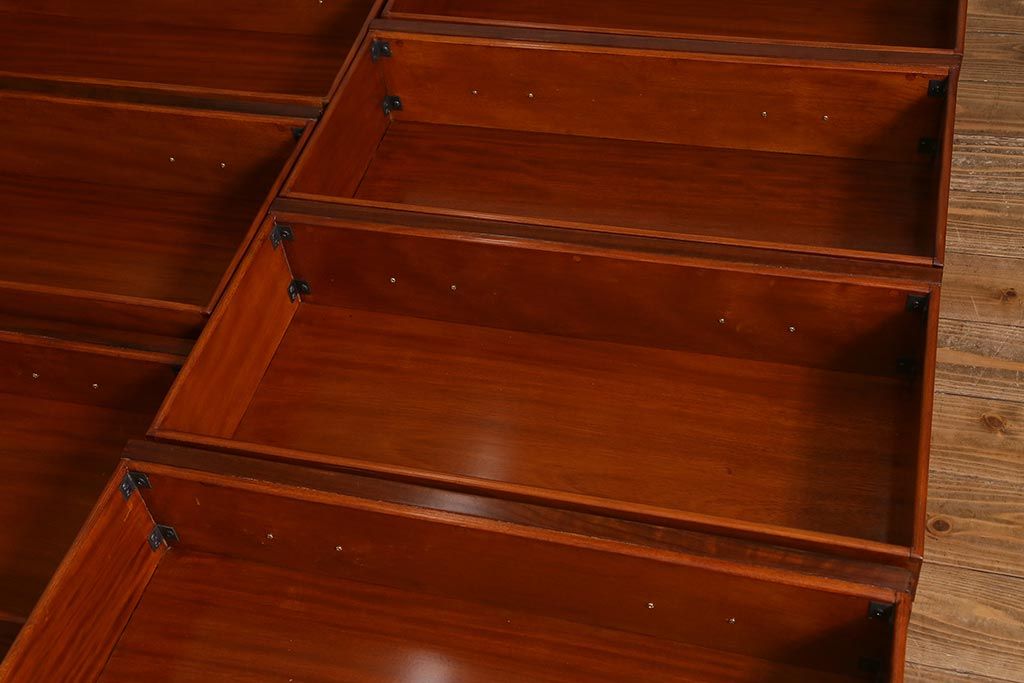 ヴィンテージ家具　昭和中期　カリン材(花梨材)製　高級品　エレガントな佇まいが魅力的なチェスト(引き出し、タンス、ビンテージ)(R-040938)