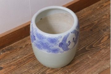 アンティーク雑貨　和製アンティーク　鶴の図　淡い色味が優しげな瀬戸火鉢(鉢カバー)(R-040998)