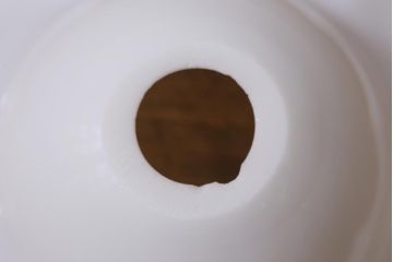 イギリスヴィンテージ照明　乳白色フリルシェードのペンダントライト(ランプシェード、天井照明、ビンテージ)(R-041014)
