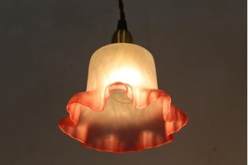 ヴィンテージ照明　フランスビンテージ　ピンクカラーがアクセントの愛らしいペンダントライト(天井照明、シェード、吊り下げ照明)(R-041028)