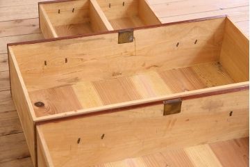 アンティーク家具　ヒノキ材天板リメイク　レトロなチェスト(サイドキャビネット、収納棚、テレビ台)(R-041032)