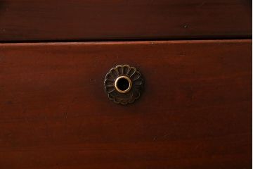 アンティーク家具　ヒノキ材天板リメイク　レトロなチェスト(サイドキャビネット、収納棚、テレビ台)(R-041032)