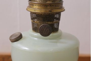 ヴィンテージ雑貨　アメリカ　Aladdin(アラジン)　NU-TYPE Model-B　淡いグリーン　マントルランプ(オイルランプ、照明、ビンテージ)(R-041036)