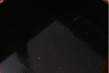 アンティーク雑貨　2段　庄内　家紋入り　総ケヤキ材　漆塗りが施された木製のおかもち(岡持ち)(R-041037)