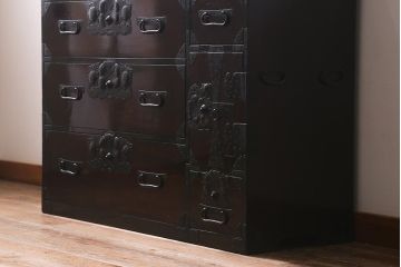 アンティーク家具　和製アンティーク　明治大正期　前面栗材　艶やかな漆塗りが美しい最上箪笥(衣装箪笥、引き出し)(R-041043)