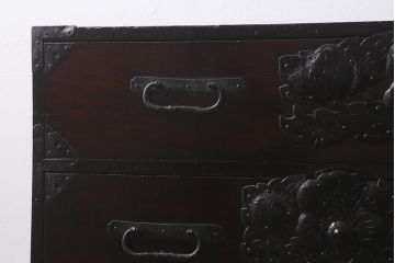 アンティーク家具　和製アンティーク　明治大正期　前面栗材　艶やかな漆塗りが美しい最上箪笥(衣装箪笥、引き出し)(R-041043)