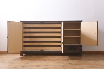 当店リメイク家具　伝統民芸　岩谷堂箪笥　衣装盆・収納棚2way　脚付サイドボード(衣装箪笥、収納棚)(R-041045)