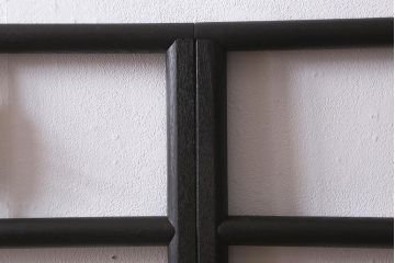 アンティーク家具　桑材　上品な色合いが魅力的なフック付きの便利な衣桁(着物掛け、ハンガーラック)(R-041046)