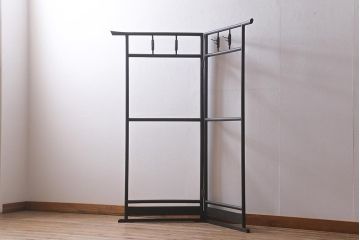アンティーク家具　桑材　上品な色合いが魅力的なフック付きの便利な衣桁(着物掛け、ハンガーラック)(R-041046)